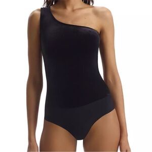 Commando NWT Velvet One Shoulder Bodysuit Black
Size XL